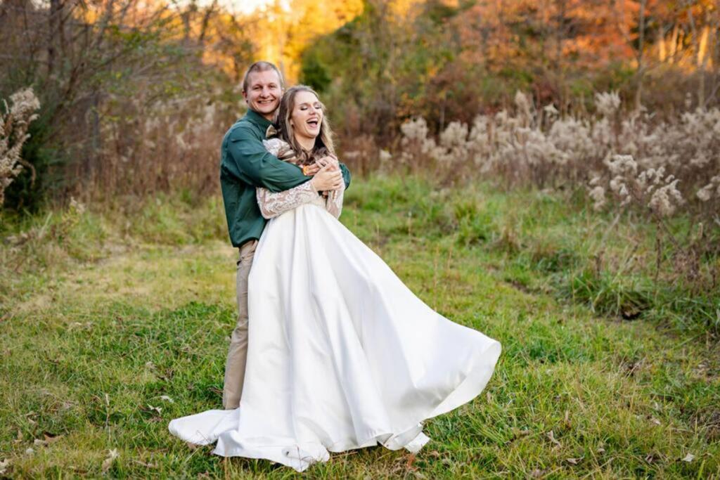 The Love Nest At Bluebird Estate Apartment Batesville Bagian luar foto